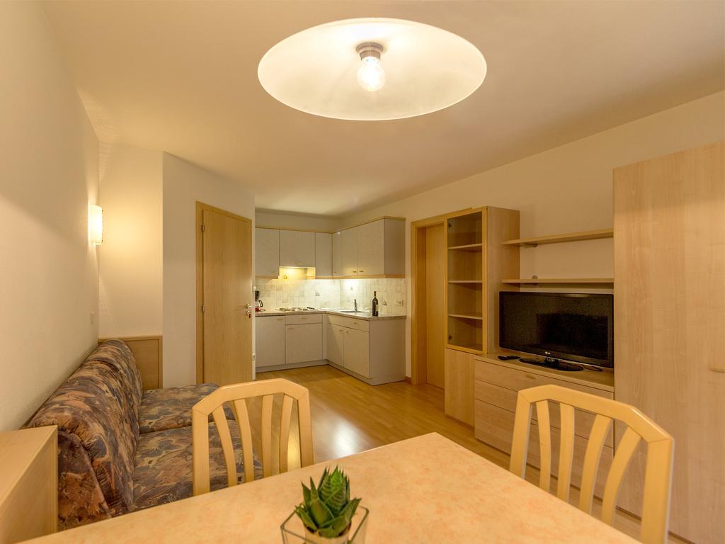 Garni Appartement Alpenresidence Cadipietra Chambre photo