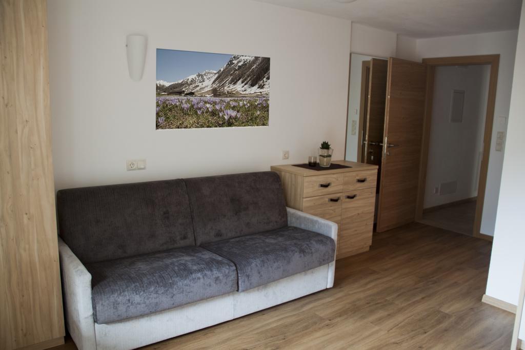 Garni Appartement Alpenresidence Cadipietra Chambre photo