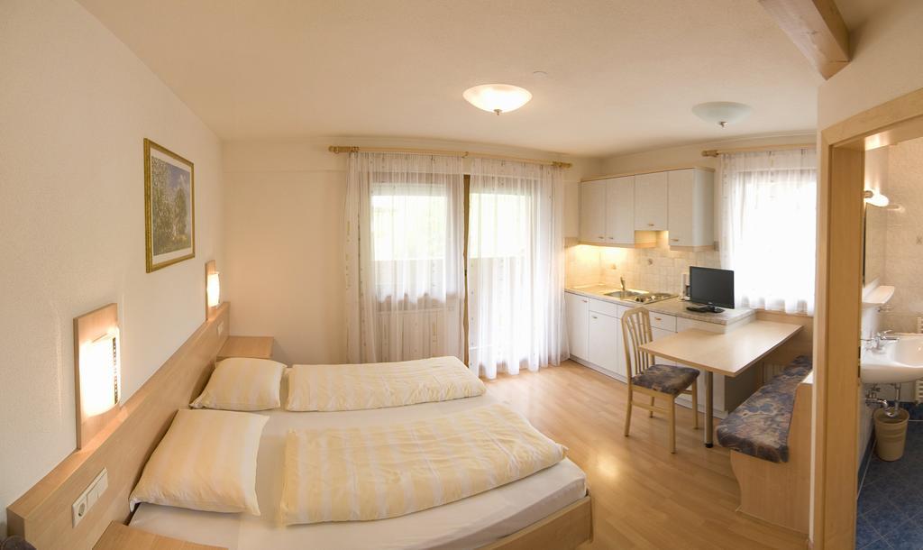 Garni Appartement Alpenresidence Cadipietra Chambre photo